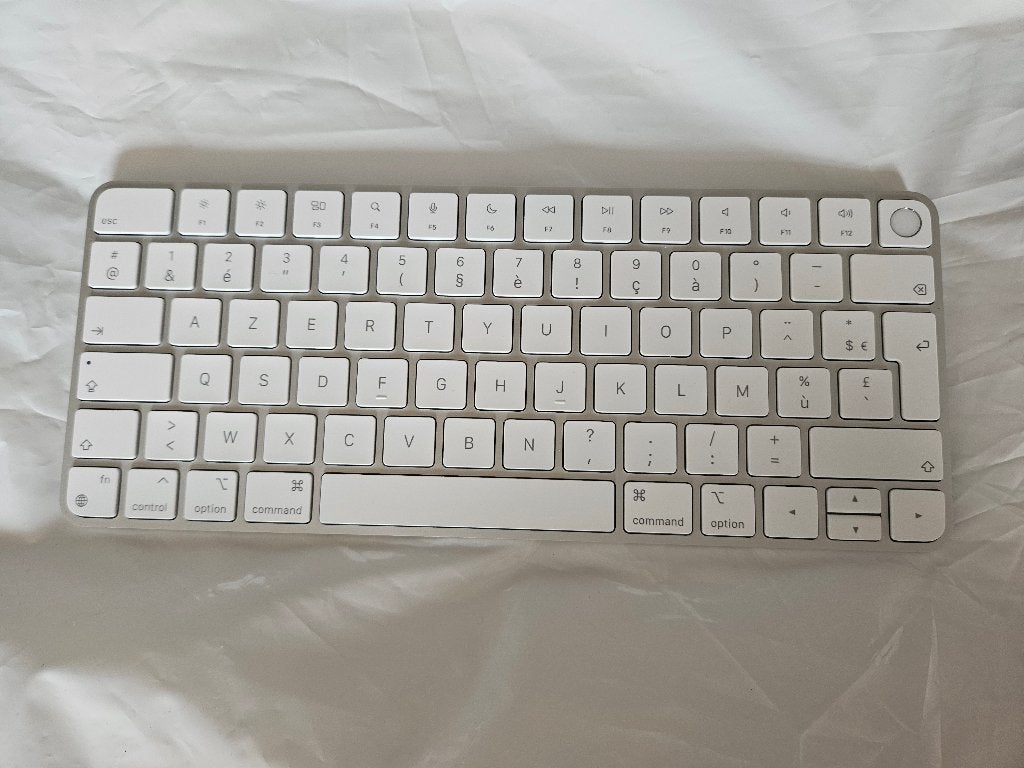 Apple Magic Keyboard - Touch ID - AZERTY of QWERTY, Computers en Software, Azerty, Ophalen of Verzenden, Zo goed als nieuw, Draadloos