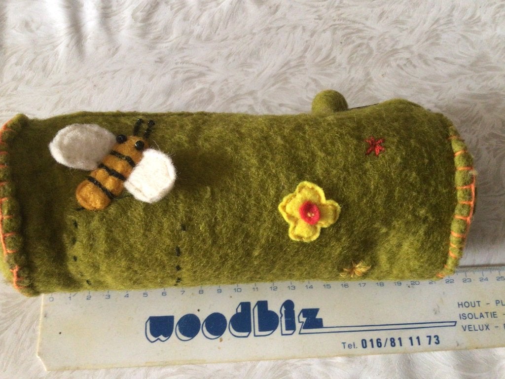 Handgemaakte pennenzak bijtje met bloemen schoolgerief, Diversen, Schoolbenodigdheden, Ophalen of Verzenden
