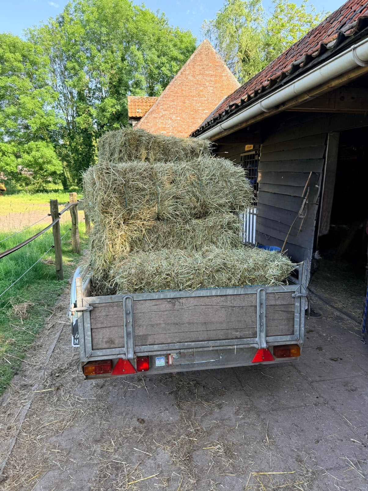 Kleine pakjes hooi (31/7 of 1/8), Animaux & Accessoires, Nourriture pour Animaux, Enlèvement
