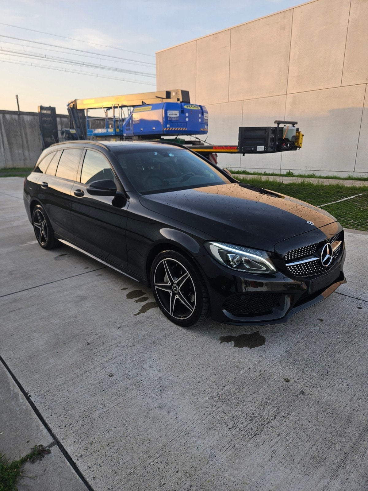 Mercedes c200 amg line, Autos, Cuir, Achat, Euro 6, Entretenue par le concessionnaire