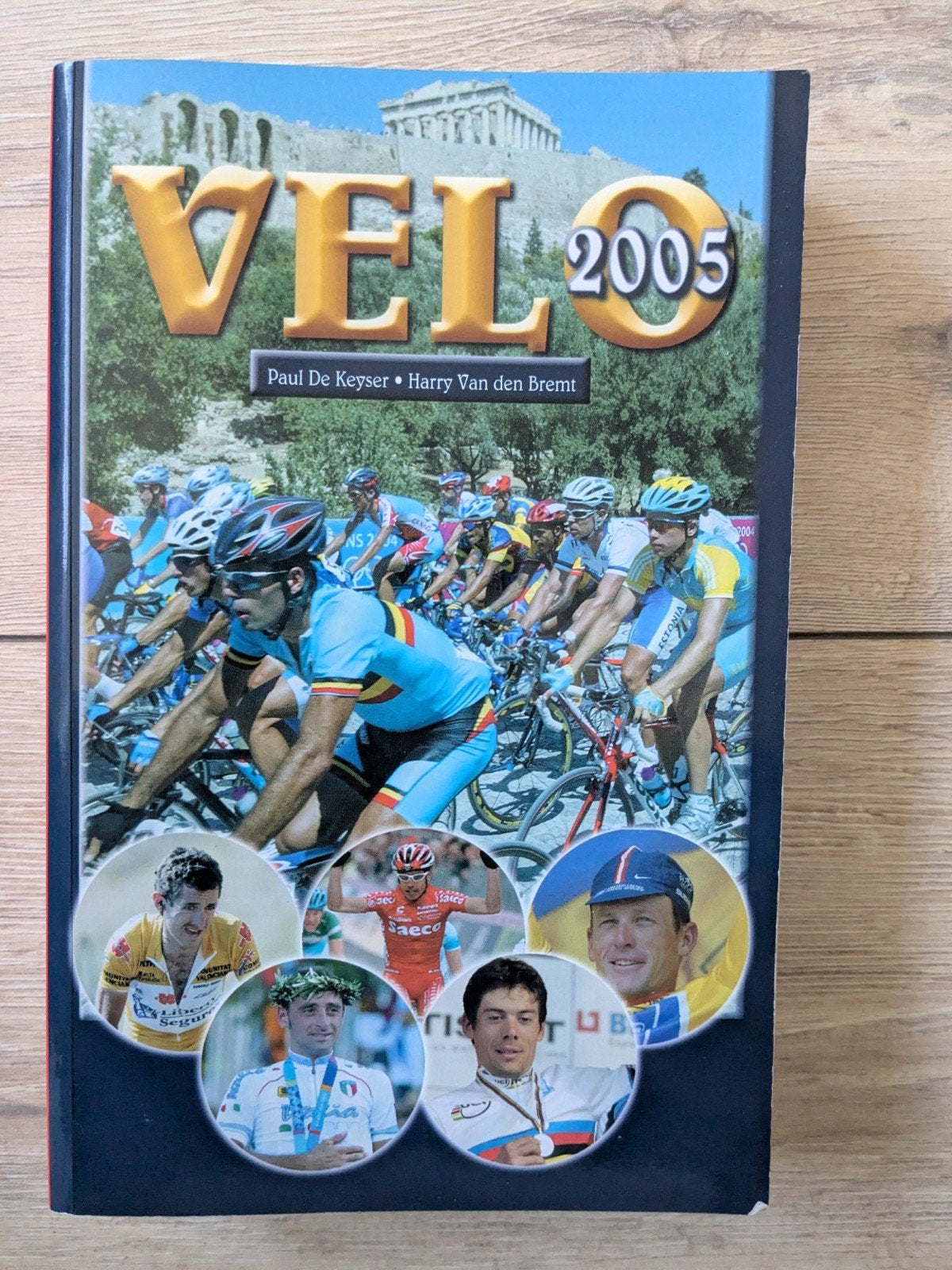 Boek Vélo van 2005, Boeken, Ophalen of Verzenden, Gelezen, Lopen en Fietsen