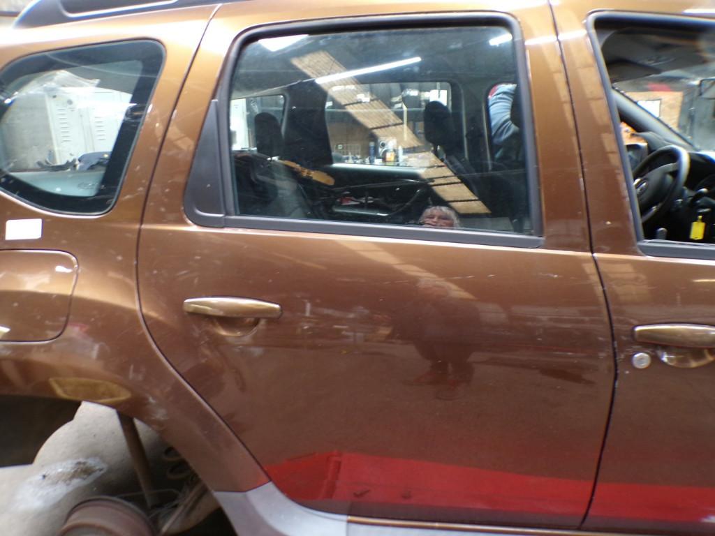 Porte arrière droit Dacia Duster 1 2010-2013 LP/15400, Gebruikt, Deur, Achter, Ophalen