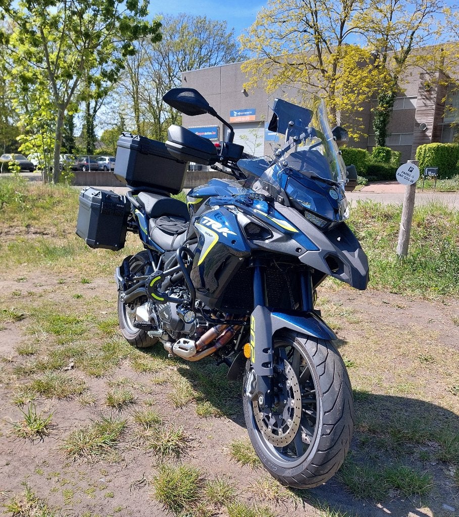 Benelli Trek 502, Motos, Motoren | Benelli, Particulier, Tourisme, 12 à 35 kW, 2 cylindres, Permis Moto A2 minimum, ABS, Éclairage LED