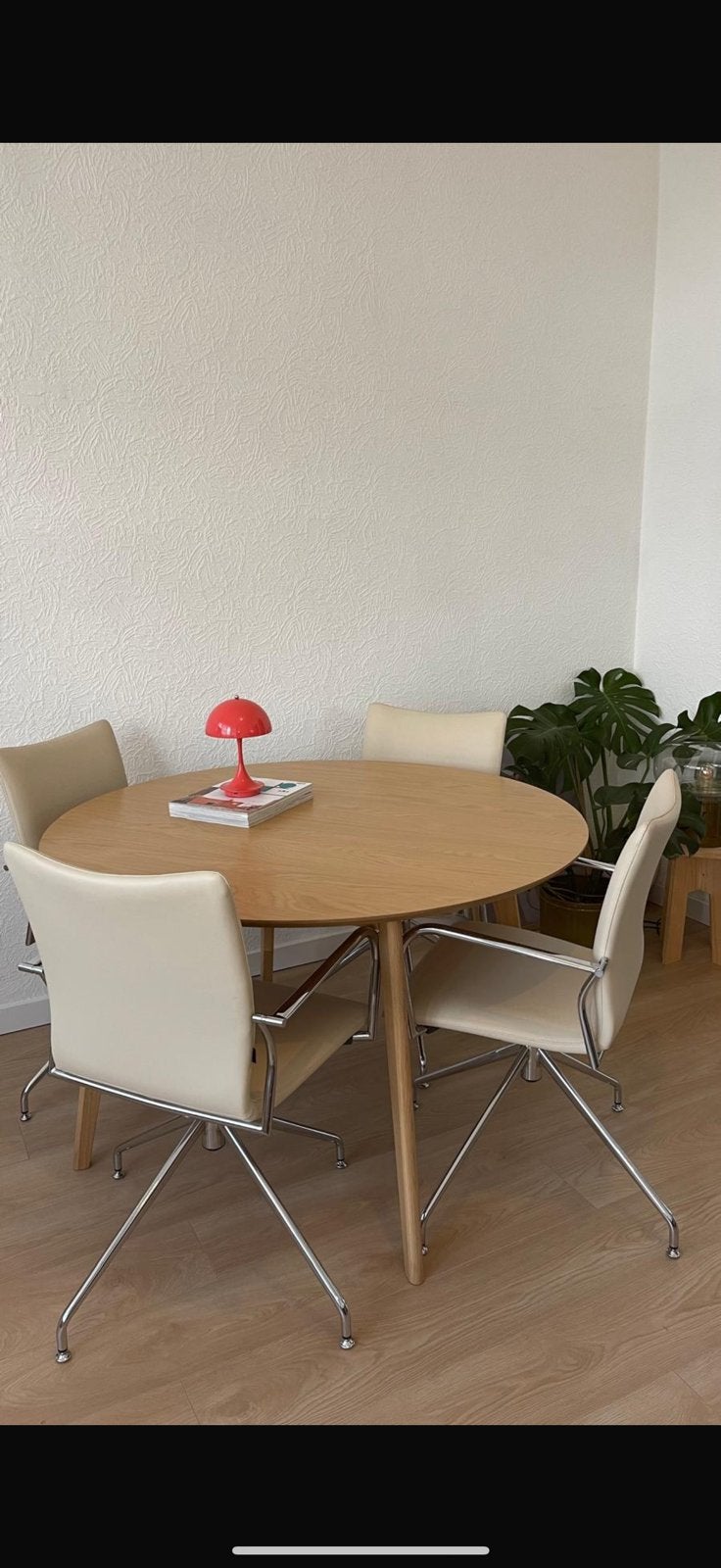 Ronde houten tafel, Ophalen, Zo goed als nieuw