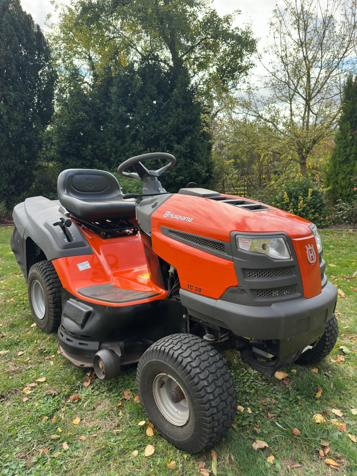 Husquvarna TC38 maaimachine, Ophalen, Zo goed als nieuw, Benzine-grasmaaier