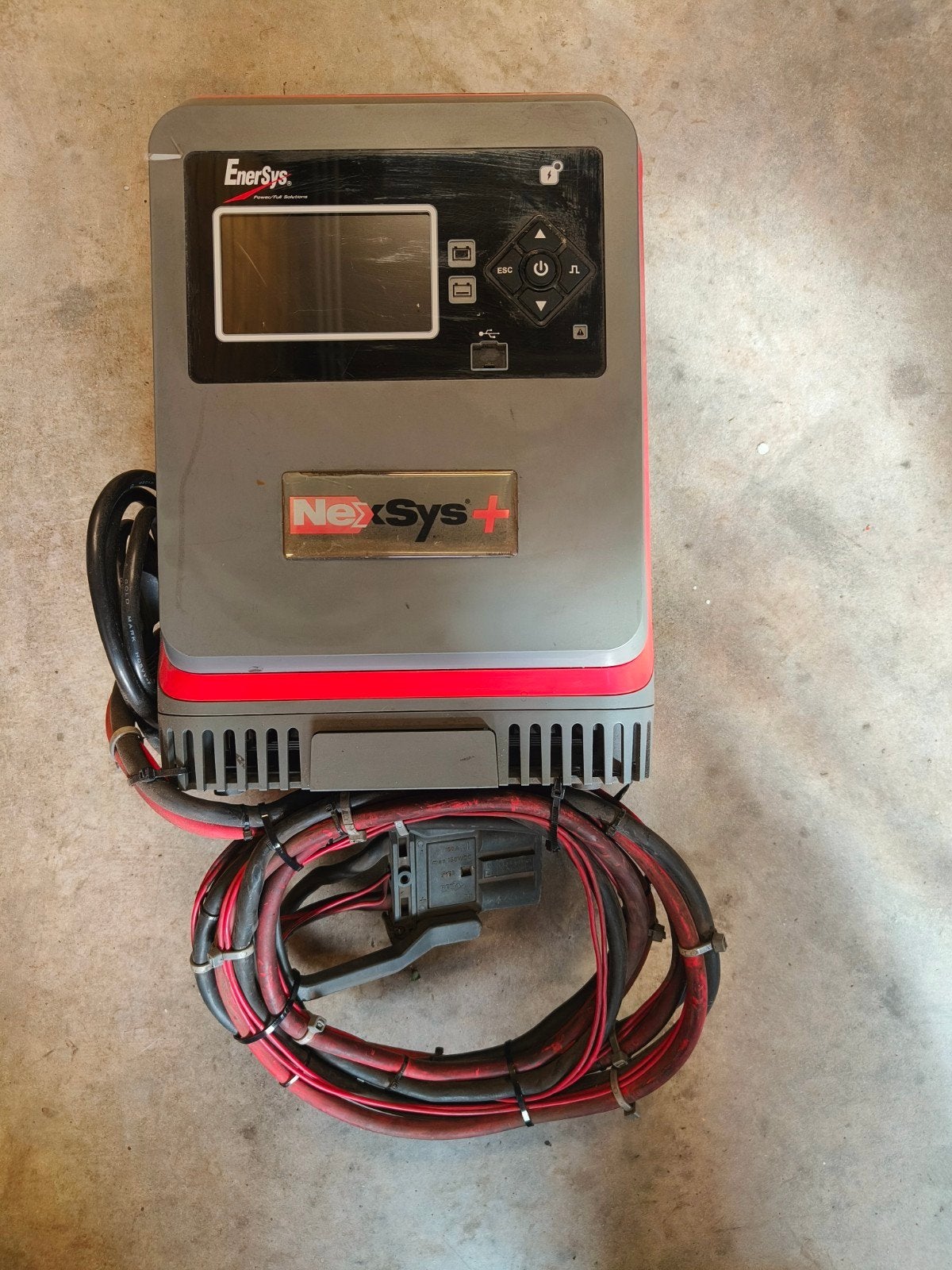 Enersys Nexsys+ 24V DC lader met 160A Rema stekker, Hobby en Vrije tijd, Ophalen, Gebruikt
