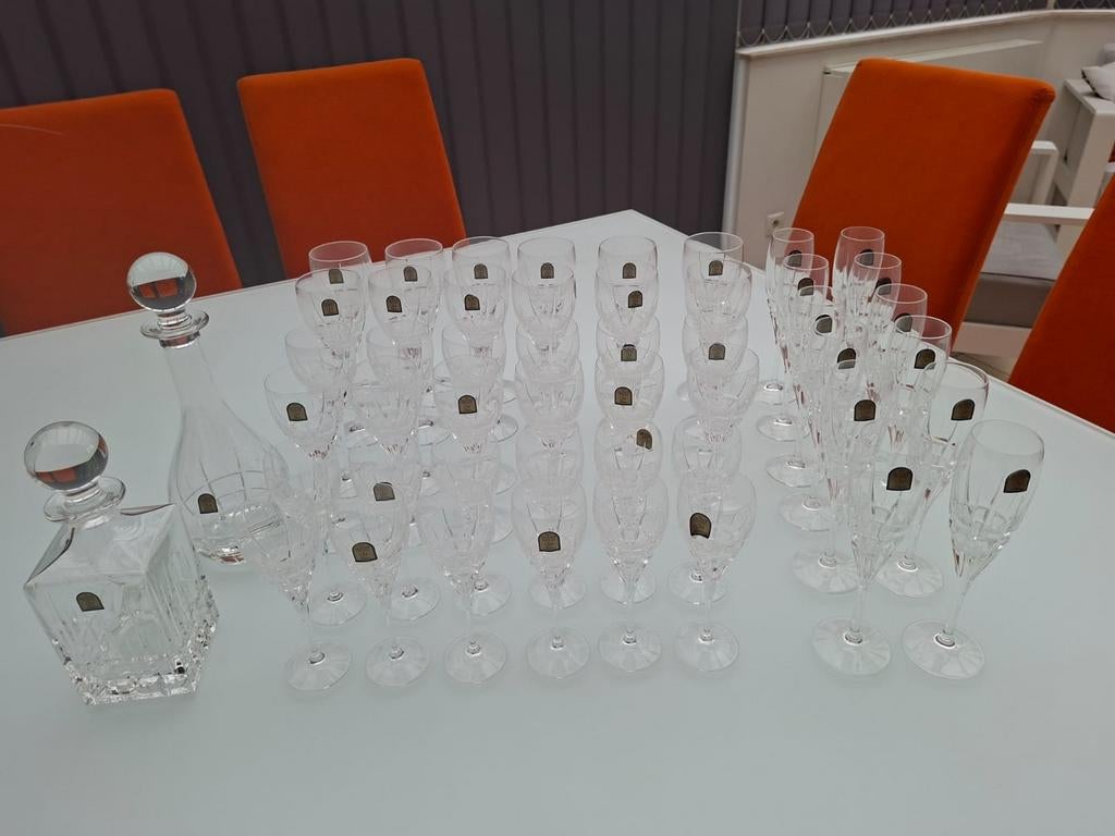 Service de 48 verres en cristal + 2 carafes.  Service neuf., Antiquités & Art, Enlèvement