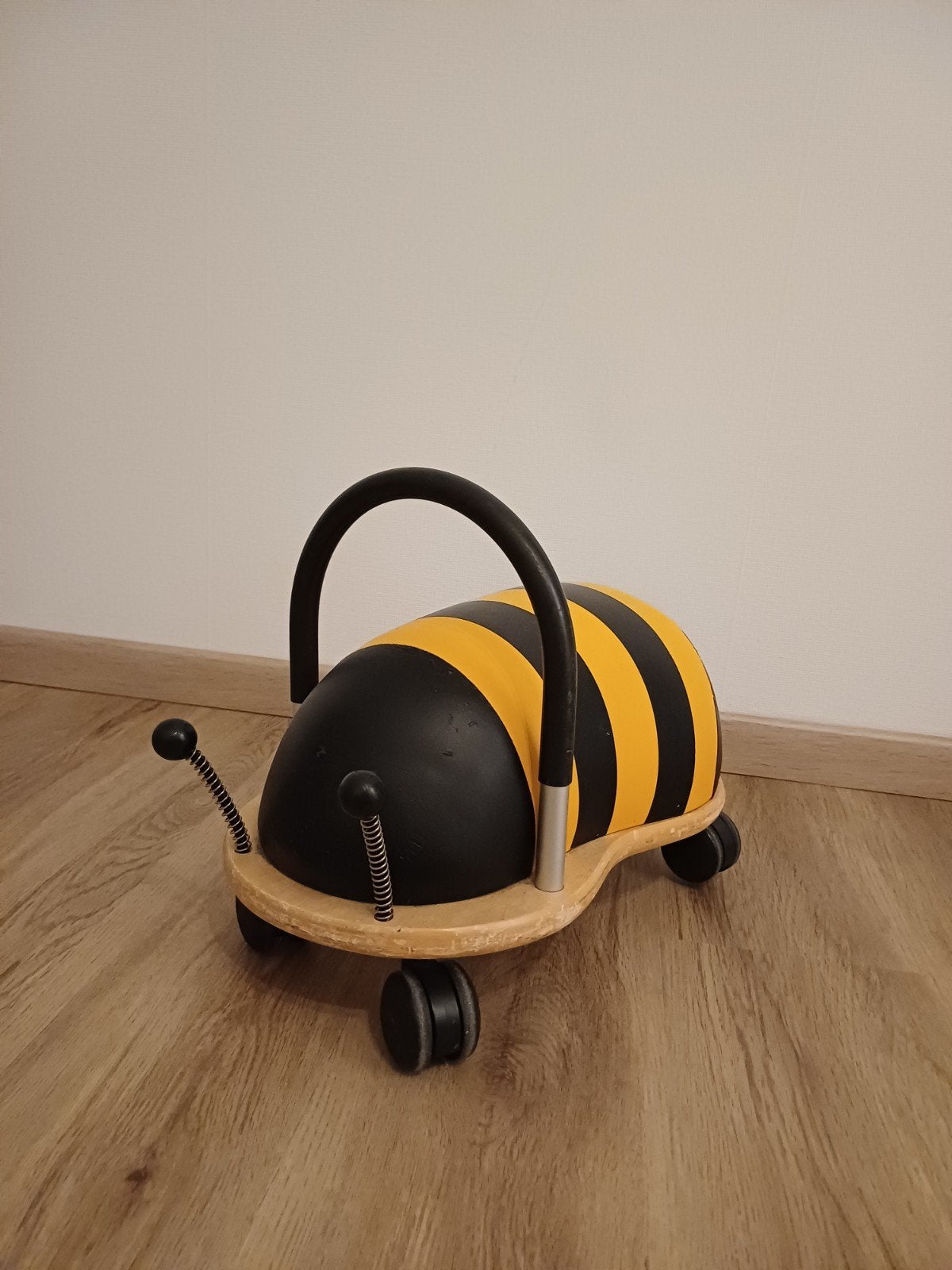 Wheely Bug bij, Enlèvement