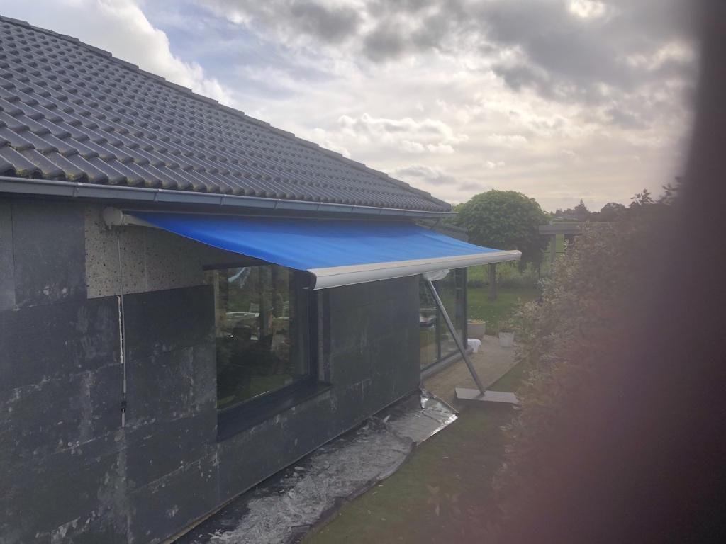 Zonnescherm blauw, Tuin en Terras, Zonneschermen, Ophalen, Gebruikt, 450 cm of meer, Uitvalscherm