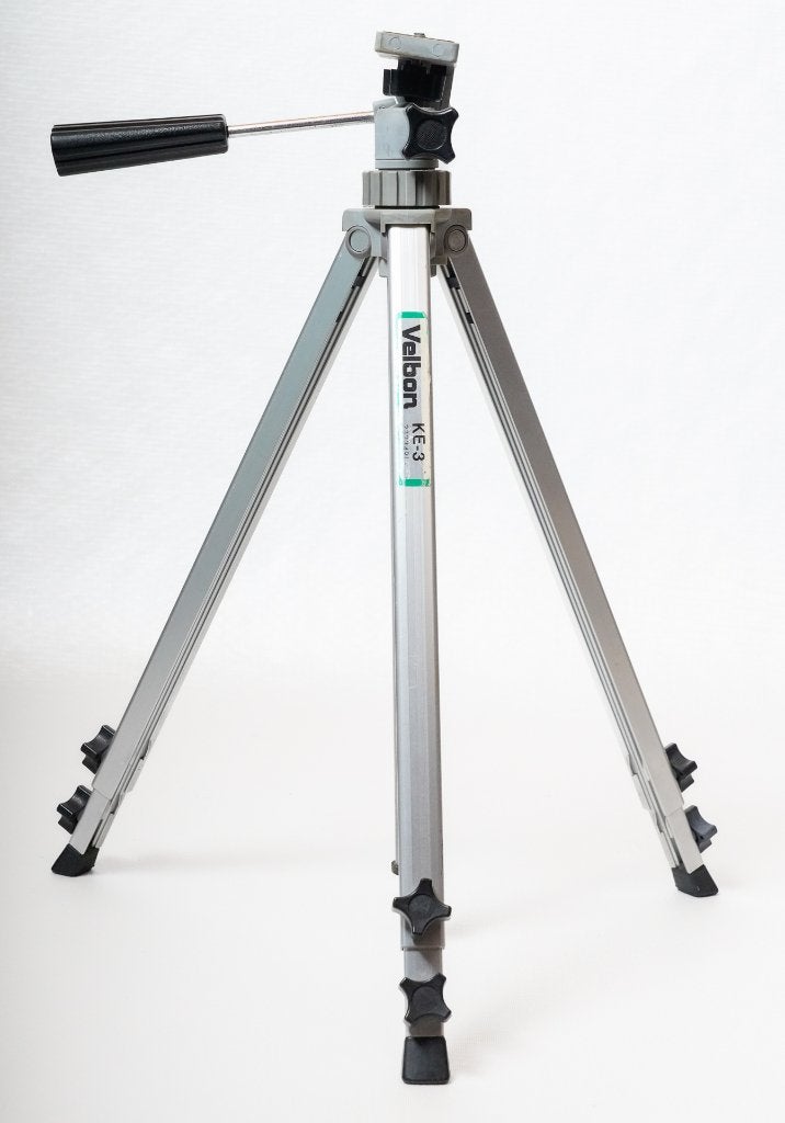 Trépied Velbon KE-3 en aluminium avec console jusqu'à 122 cm, Enlèvement ou Envoi, Velbon, Utilisé, 125 cm ou moins