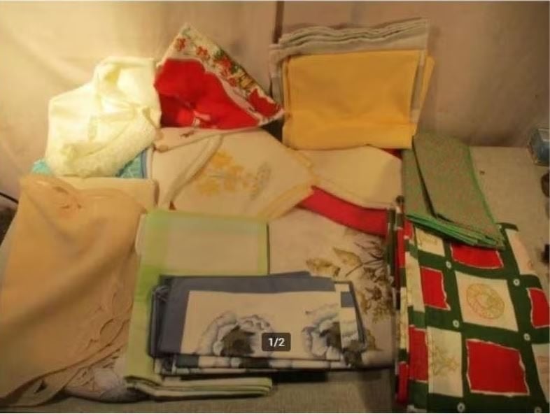 Mooi Partij van allerlei Tafelkleden, Huis en Inrichting, Ophalen of Verzenden, Zo goed als nieuw, Binnen