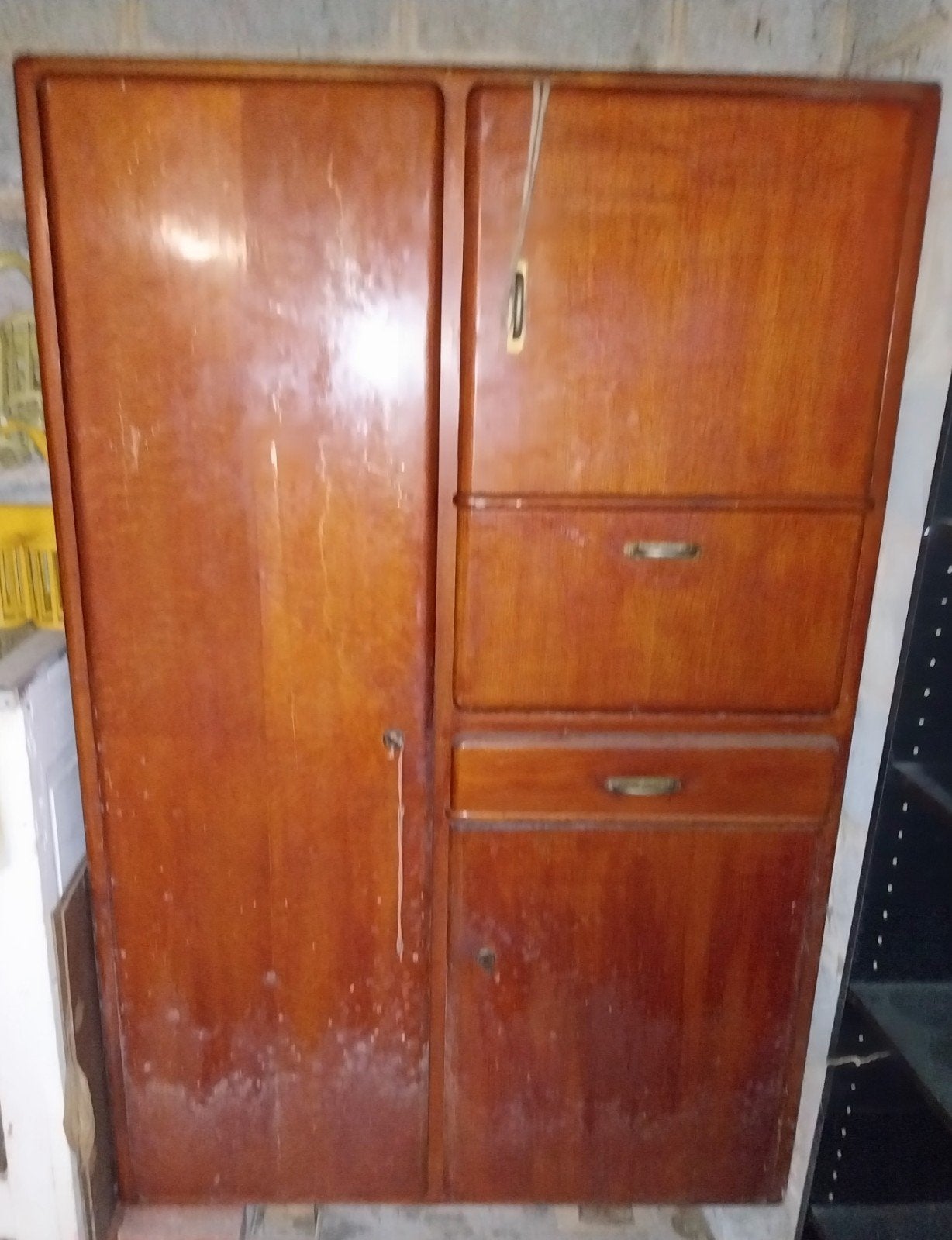 Armoire vintage, Enlèvement