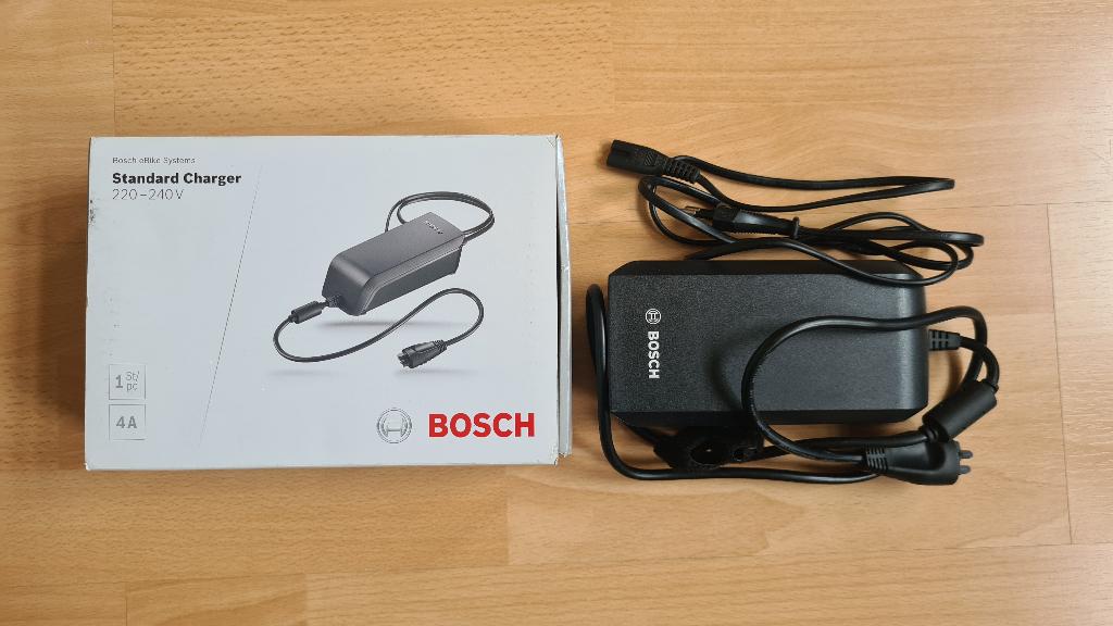 Bosch eBike systems standard charger 220-240v, Vélos & Vélomoteurs, Enlèvement ou Envoi, Neuf