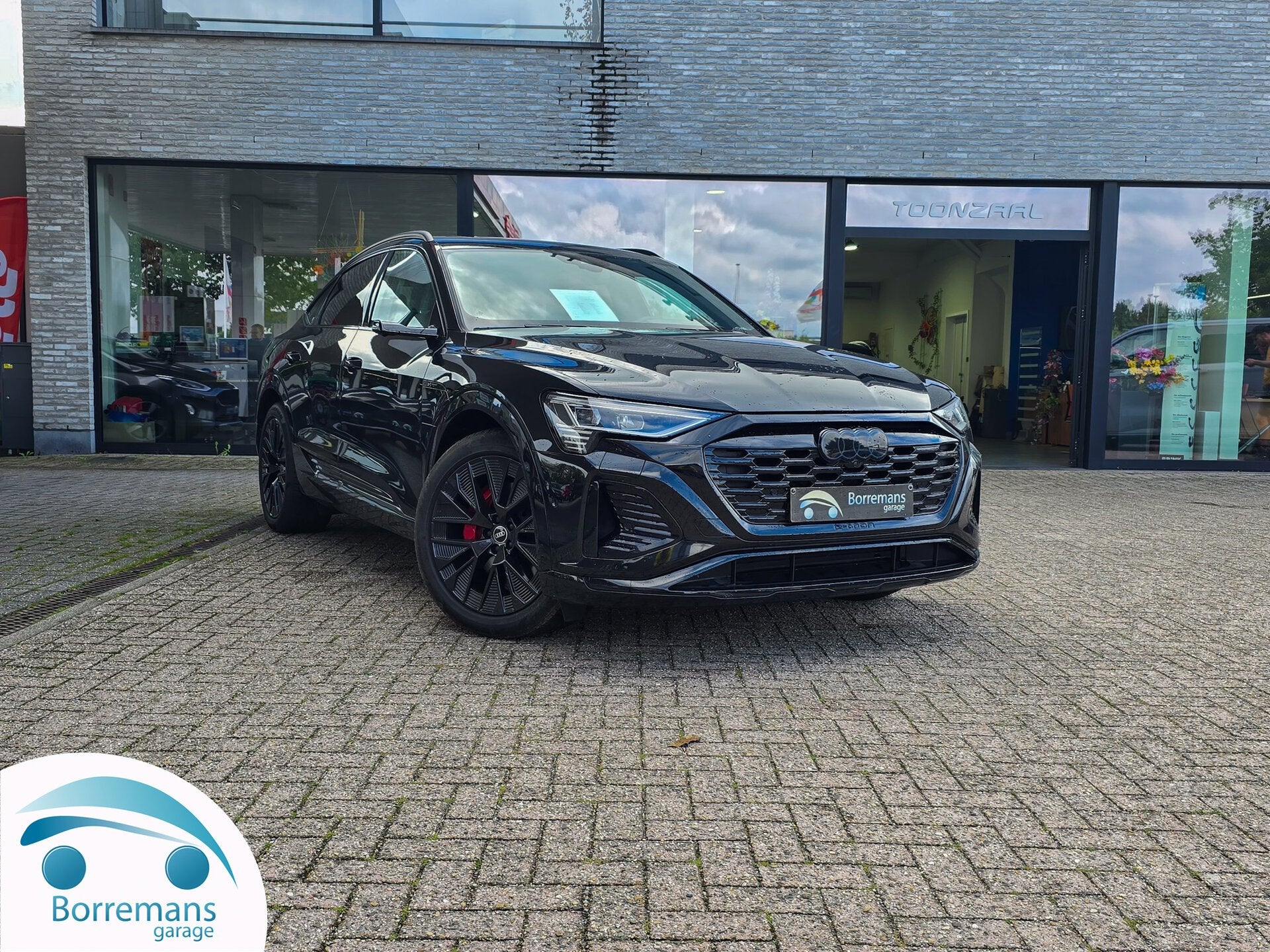 Audi Q8 e-tron 114 KWH 55 408 PK S-LINE QUATRO Full Option, Auto's, Zwart, https://public.car-pass.be/vhr/c2bef7cc-5f0c-457c-b767-89aedad39fda