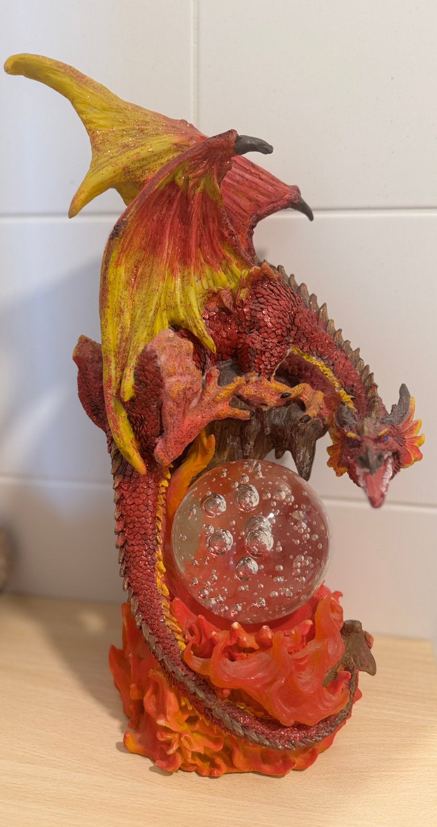 Statue de dragon avec une sphère lumineuse, Enlèvement, Comme neuf