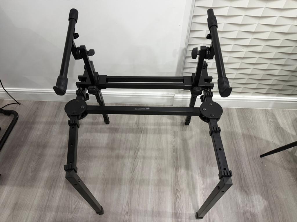 Keyboard standaard voor 2 synt of keybaord, Musique & Instruments, Pieds, Enlèvement, Comme neuf