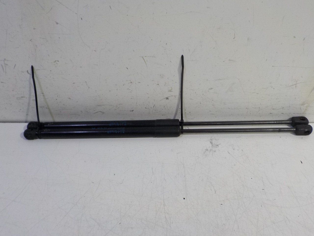 Gasdrukveerset achter Citroën DS4, Onderdelen@venauto.nl, Van der Ven Autorecycling B.V., Gebruikt, Ettenseweg 76, 4706 PB Roosendaal, The Netherlands