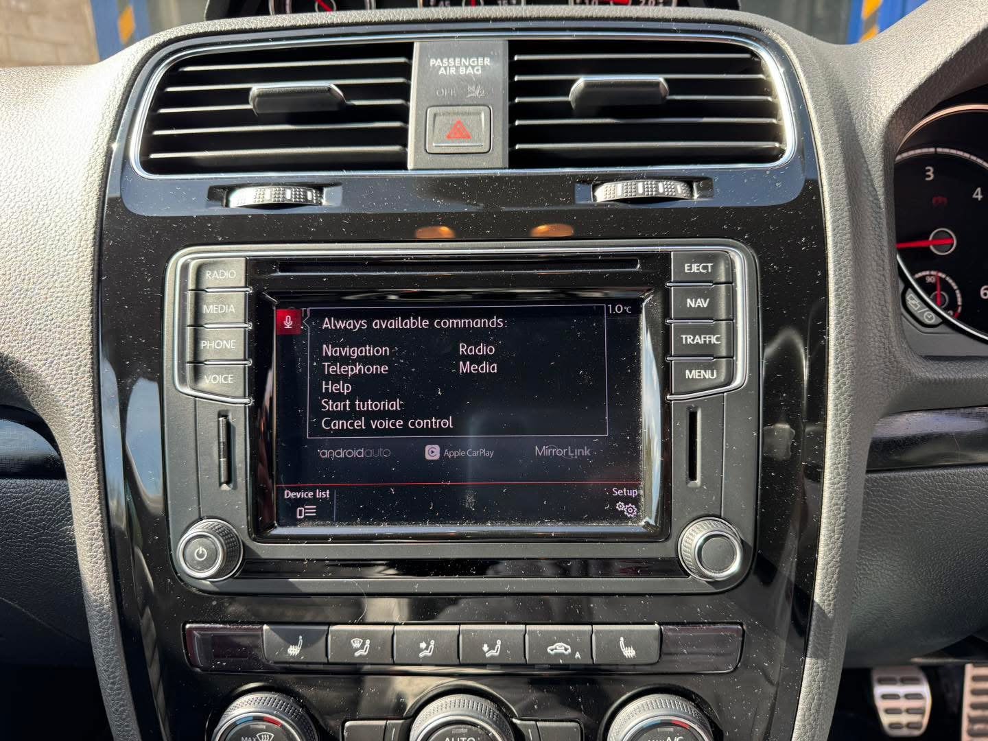 Reparatie van aanraakfouten Volkswagen Seat Skoda radio, Auto diversen, Autoradio's, Ophalen of Verzenden, Zo goed als nieuw