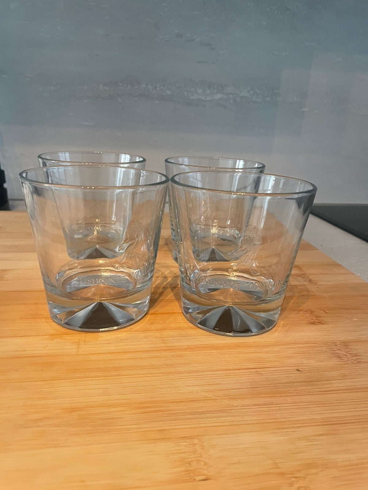 Set van 4 whisky glazen I Johnnie Walker, Ophalen of Verzenden, Zo goed als nieuw, Borrel- of Shotglas