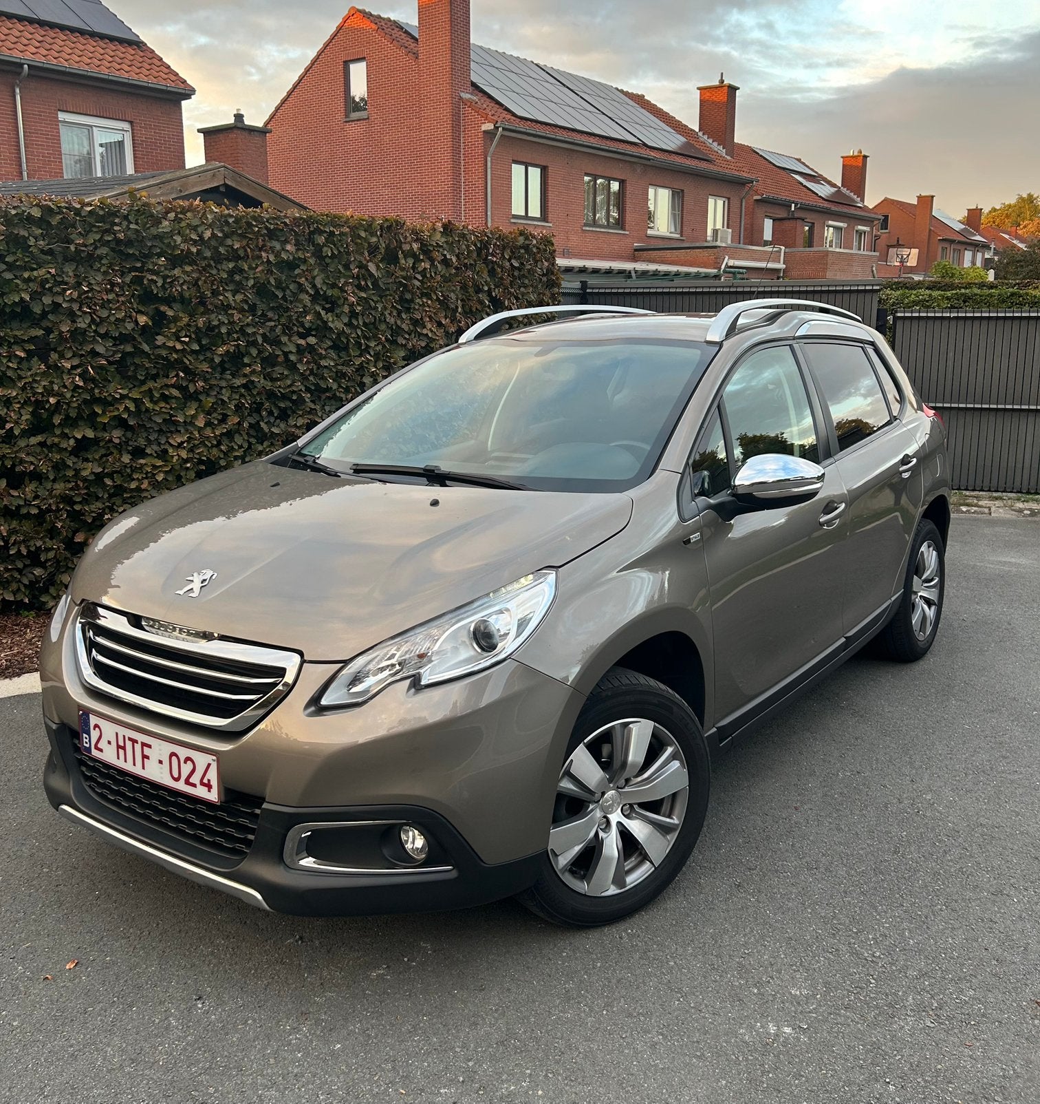 Peugeot 2008 1.2 Benzine | 2015 | Slechts 85600 km, Parkeersensor, Handgeschakeld, 5 deurs, Particulier