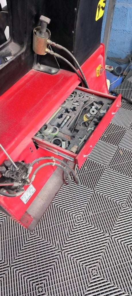 machine à dévoiler les jantes