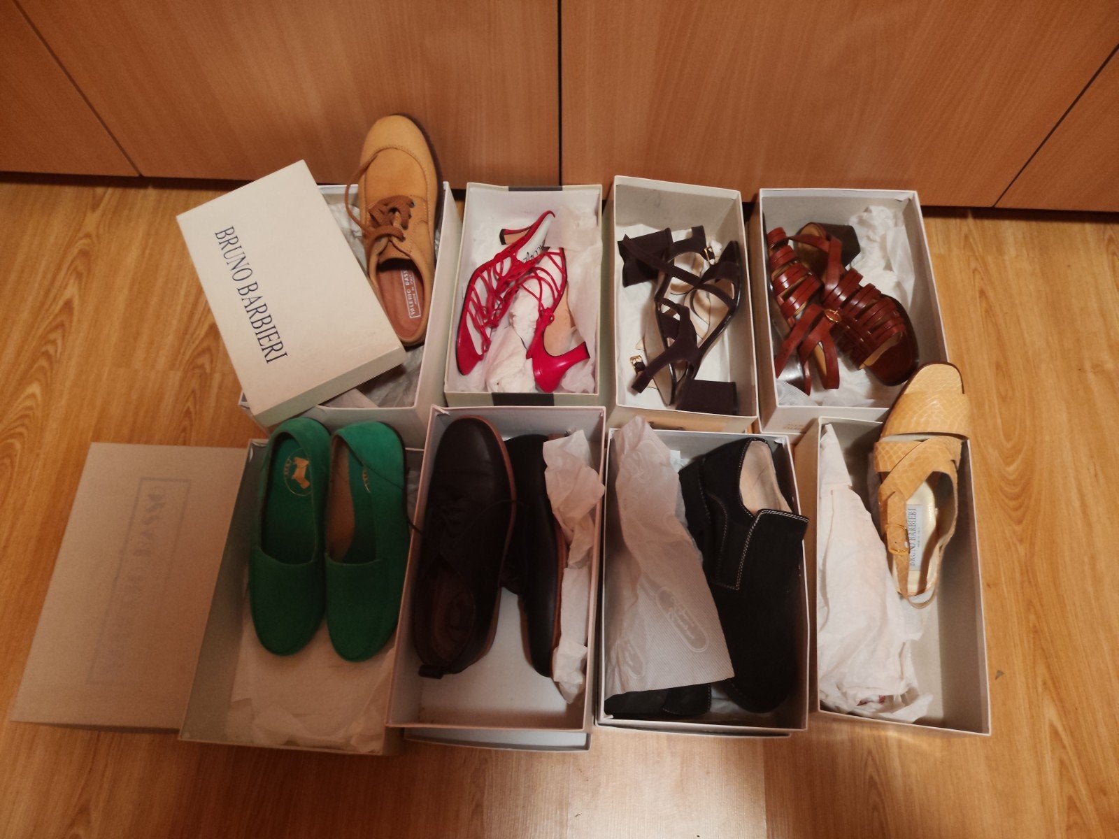 Huit paires de chaussures pour femmes, neuves, de qualité it, Enlèvement