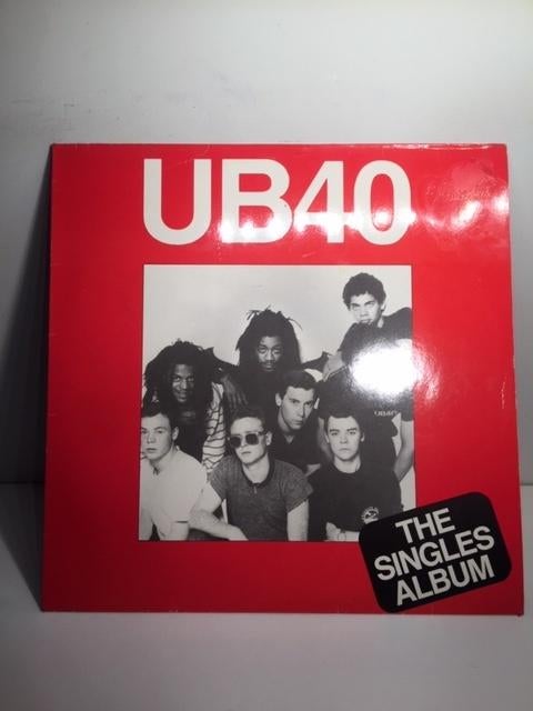 LP - UB40 - The Singles Album ( Vinyl ), Ophalen of Verzenden, Zo goed als nieuw, 12 inch, Poprock