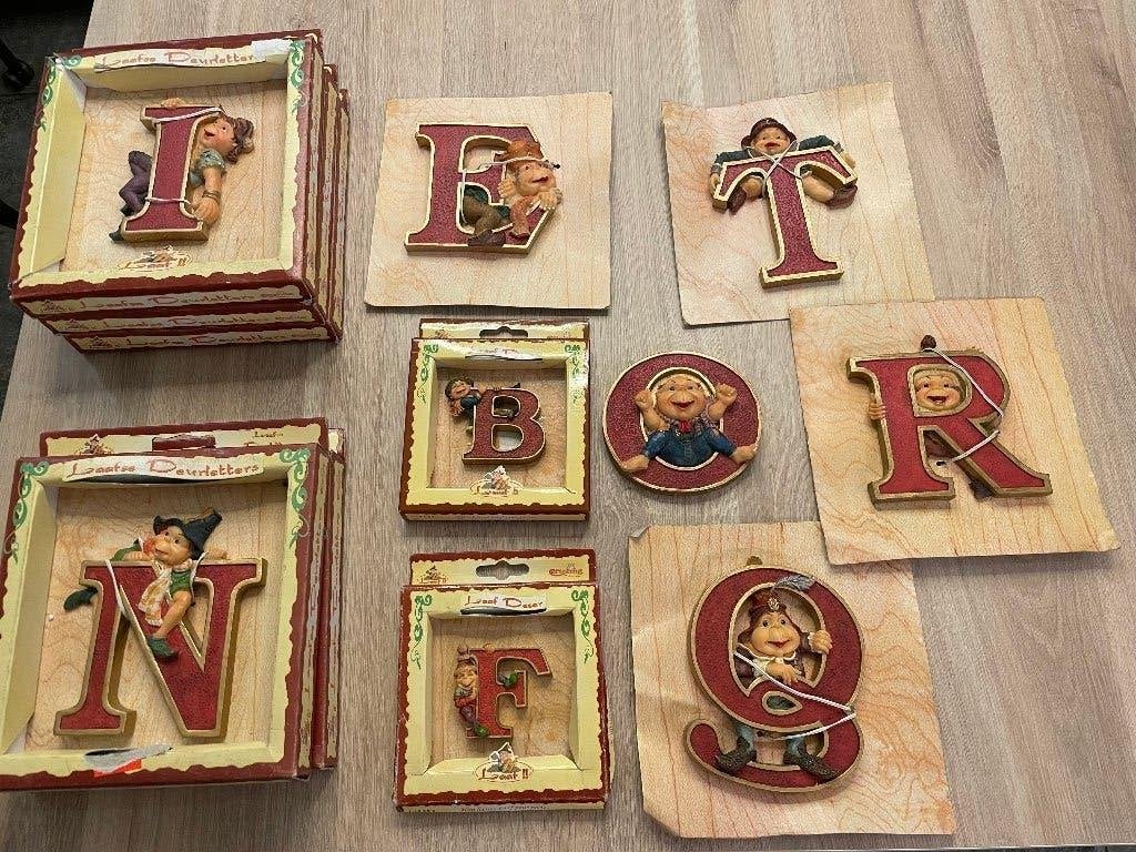 Laven deurletters, Collections, Efteling, Enlèvement ou Envoi