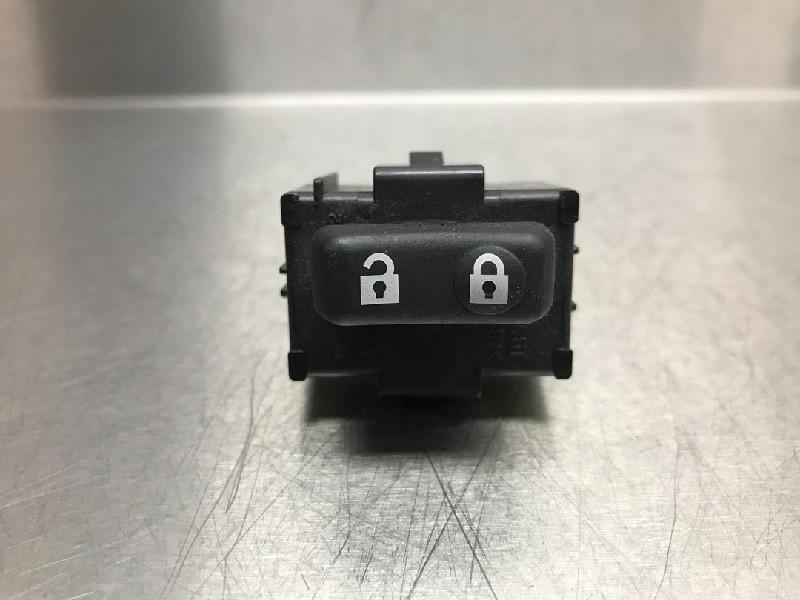 CENTRALE VERGRENDELING SCHAKELAAR Lexus CT 200h, Gebruikt, Lexus