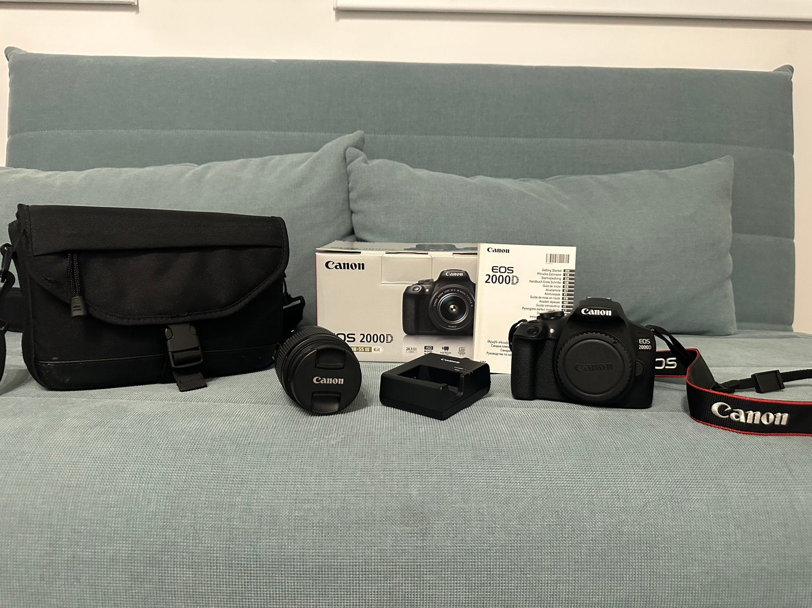 Canon EOS 2000D + objectif EF-S 18-55mm III – Kit, TV, Hi-fi & Vidéo, Enlèvement, Comme neuf, Canon
