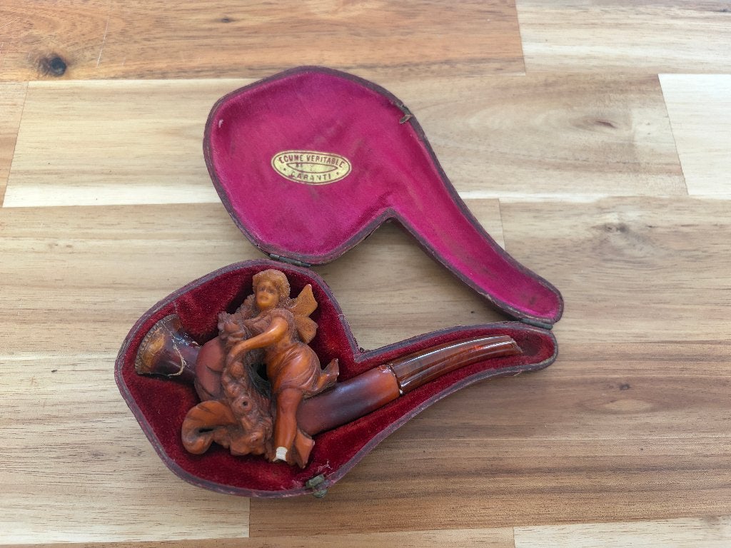 Pipe ange ancienne écume véritable sculptée avec étui, Collections, Enlèvement ou Envoi, Utilisé, Autres types