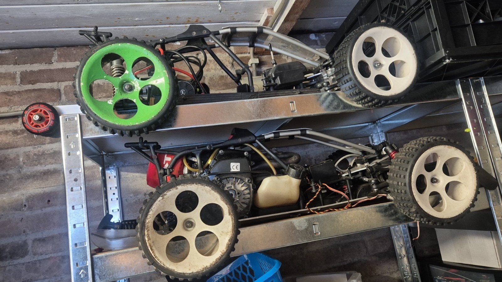 Te koop 3 fg wagens 1 omgebouwd naar brushless, Ophalen, Benzine