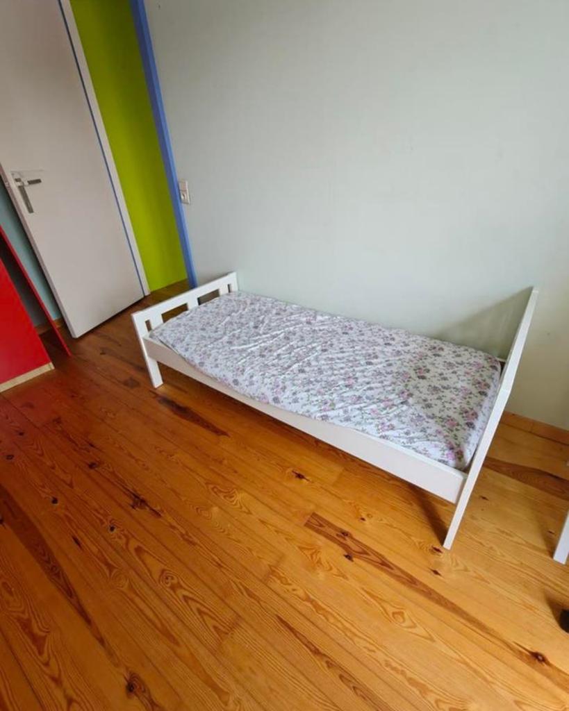 Kinderbed met matras, Huis en Inrichting, Ophalen, Zo goed als nieuw, Wit