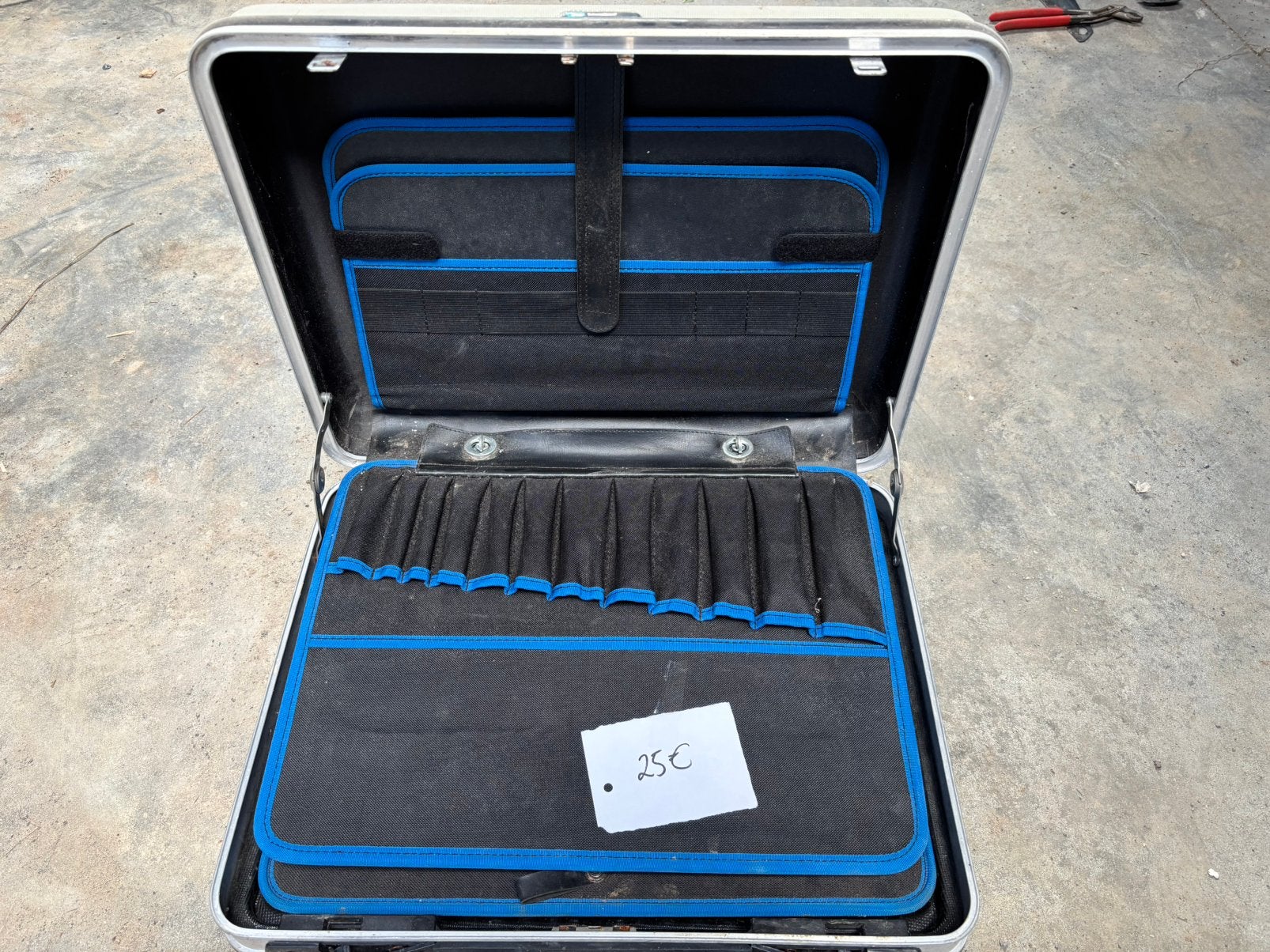 Valise de travail en bon état, Bricolage & Construction, Enlèvement, Comme neuf