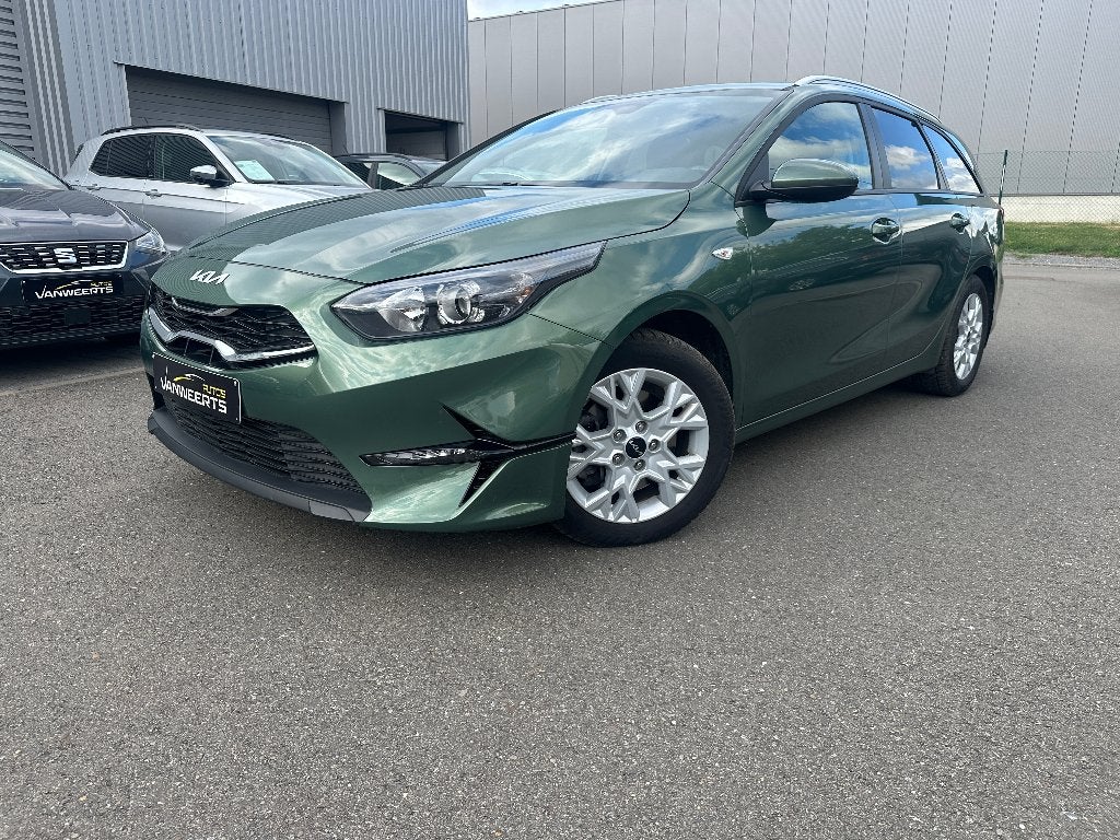 Kia Ceed SW, 1.5 benzine AUTOMAAT, 2025, Auto's, Kia, Stof, Euro 6, Lane Keeping Assist, Groen