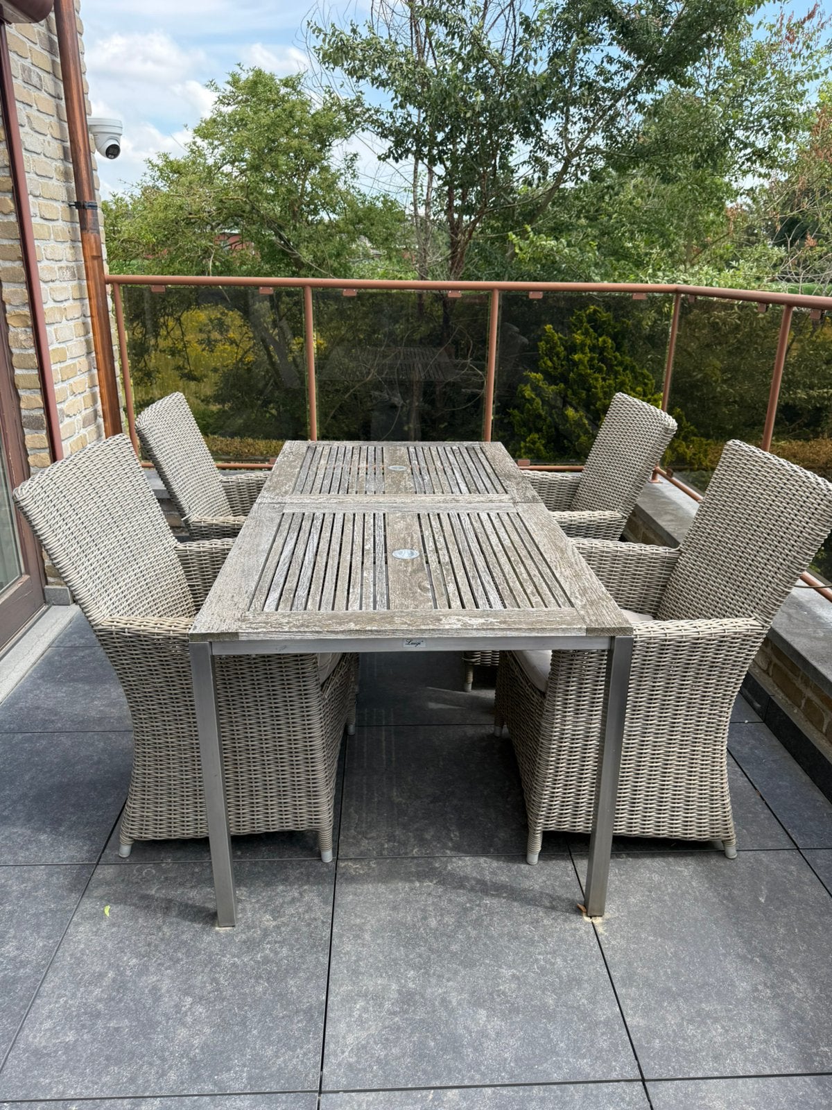 2 Terrastafels met vier stoelen met kussen, Ophalen, 4 zitplaatsen, Gebruikt, Aluminium