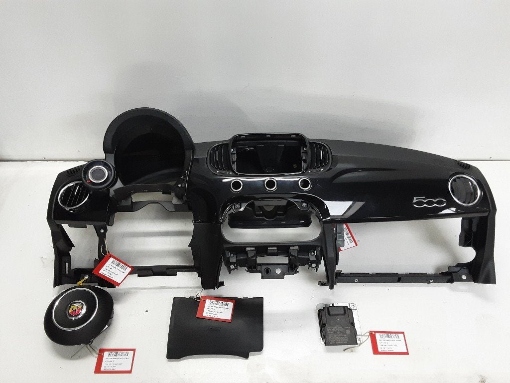 AIRBAG ENSEMBLE Abarth 500 / 595 / 695 (01-2008/-), Taurusavenue 1
2132 LS  Hoofddorp, NL, Webaccessibility@stellantis.com, Stellantis N.V.