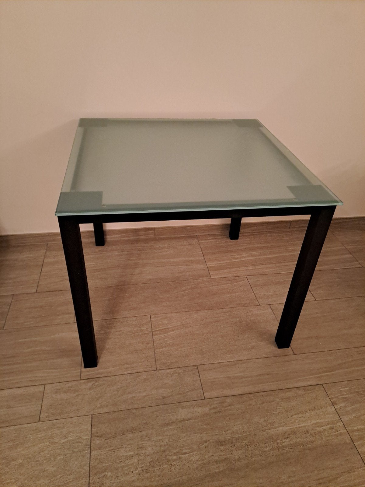 Tableau 90x90, Enlèvement