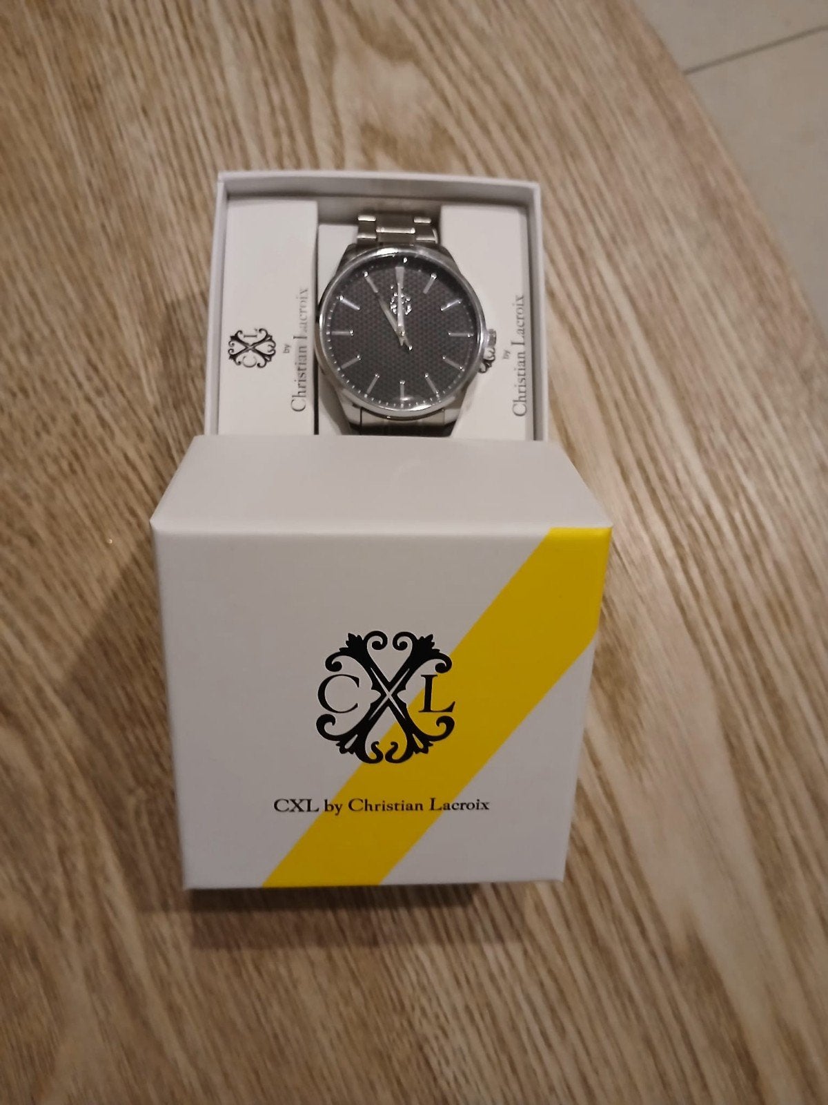 montre Christian la croix, Autres marques, Autres matériaux, Autres matériaux, Envoi