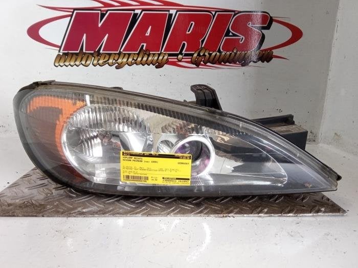 Koplamp rechts van een Nissan Primera, Gebruikt, -, -, -