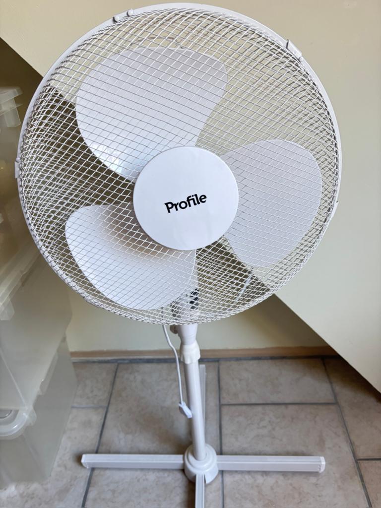 Statiefventilator 10 euro, Elektronische apparatuur, Ventilatoren, Ophalen, Zo goed als nieuw, Statiefventilator