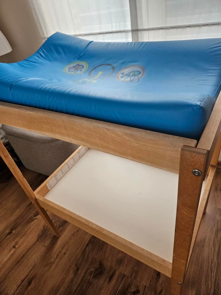Gratis verzorgingstafel met kussen, Enlèvement, Utilisé