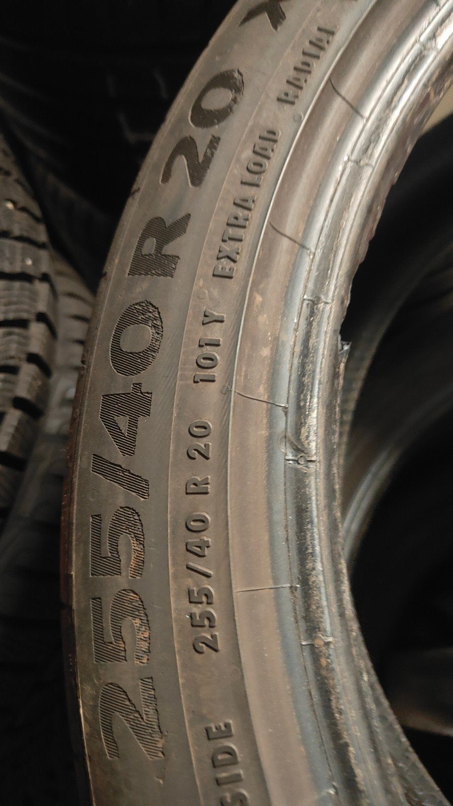 255/40r20 continental 60€ par pièce avec assemblage, Enlèvement