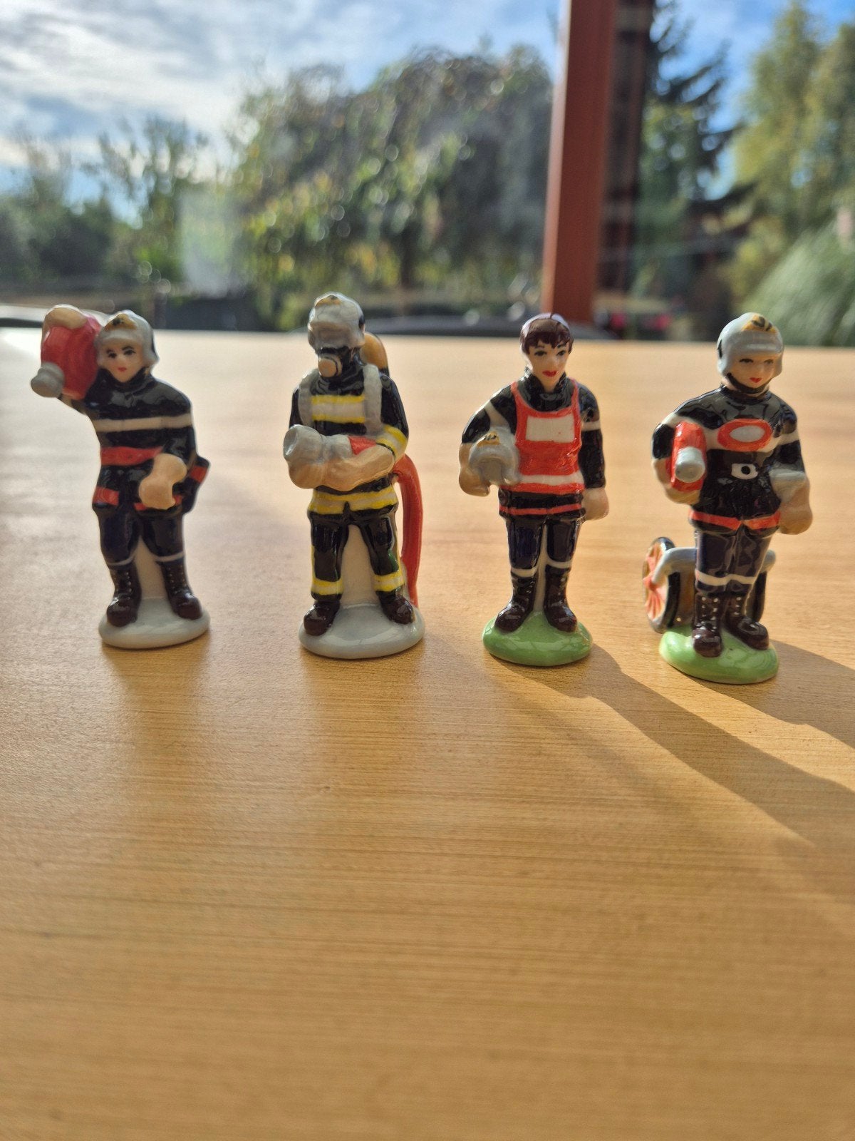 4 pompiers en céramique, Ophalen of Verzenden
