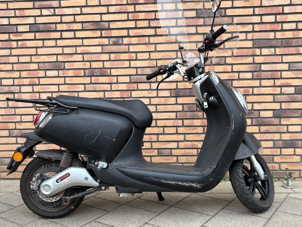 Electrishe Q Crystal bosch E-scooter, dutch platen bj.2024, Ophalen, Gebruikt, Elektrisch, Klasse B (45 km/u)