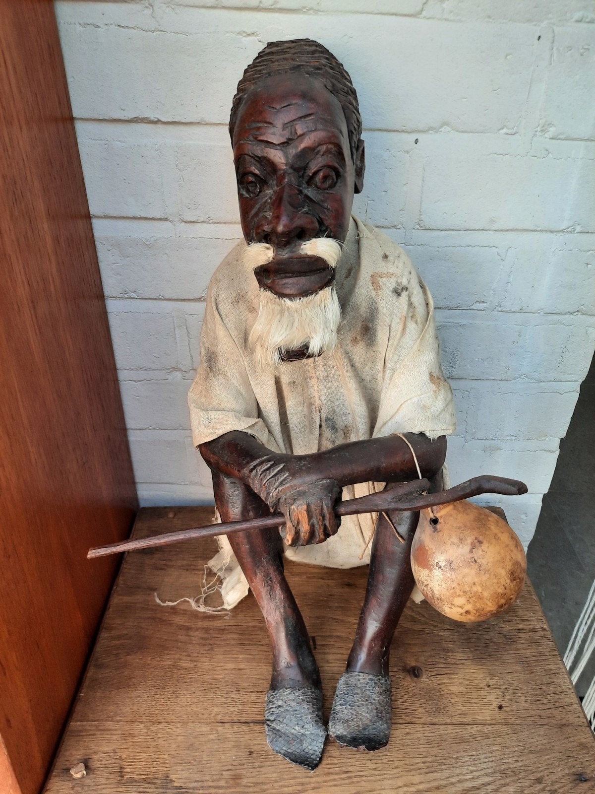Ancienne statue africaine de guérisseur et bois d'ébène., Enlèvement ou Envoi, Sculpture