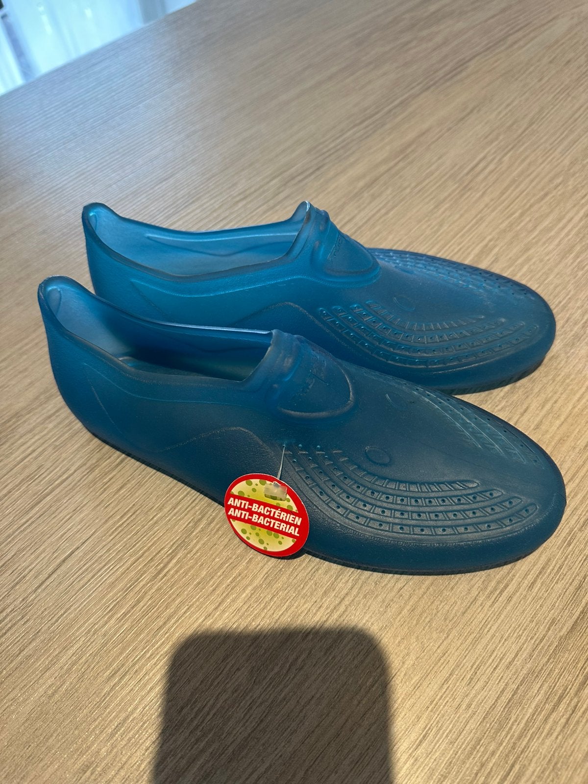 Waterschoenen, Ophalen, Nieuw