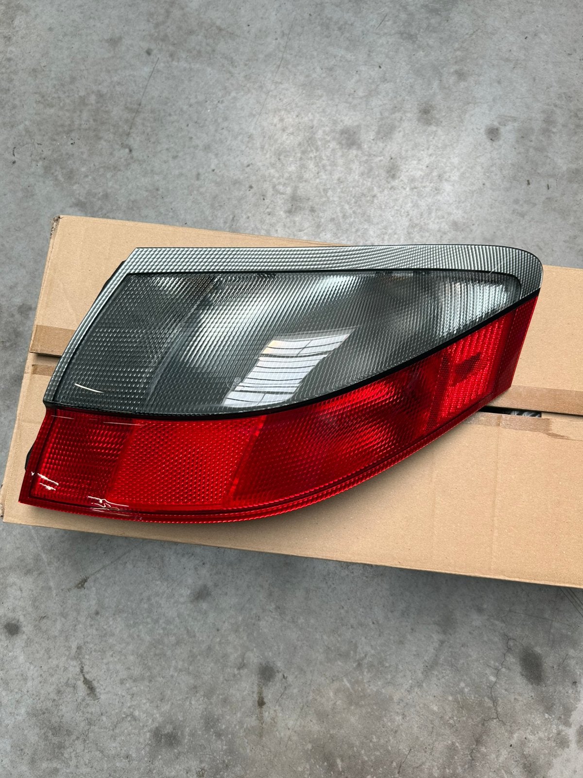 Porsche feu arriere droit - 996 4s ou turbo, Enlèvement, Porsche
