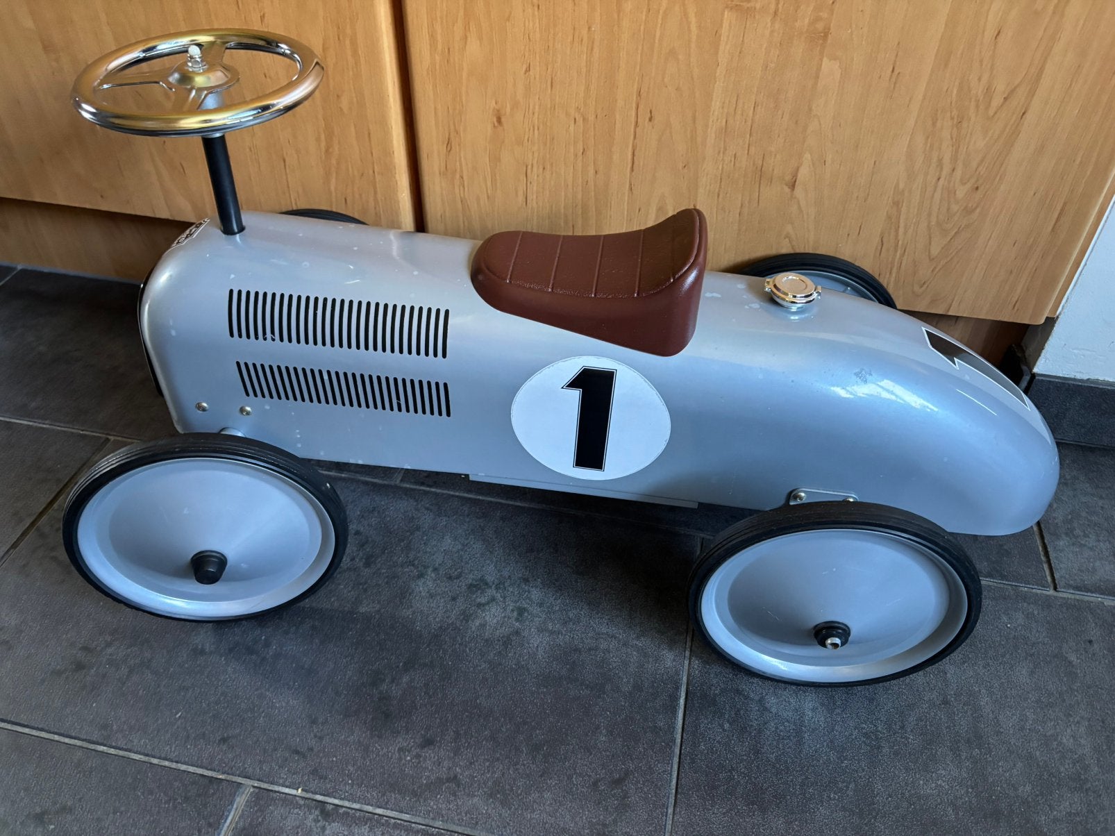 Loopauto Retro Roller grijs, Kinderen en Baby's, Speelgoed | Buiten | Voertuigen en Loopfietsen, Ophalen, Gebruikt, Loopvoertuig