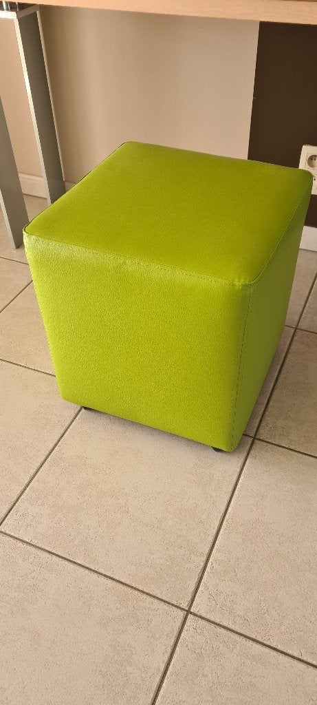 Poef, Ophalen, Minder dan 50 cm, Vierkant, Zo goed als nieuw